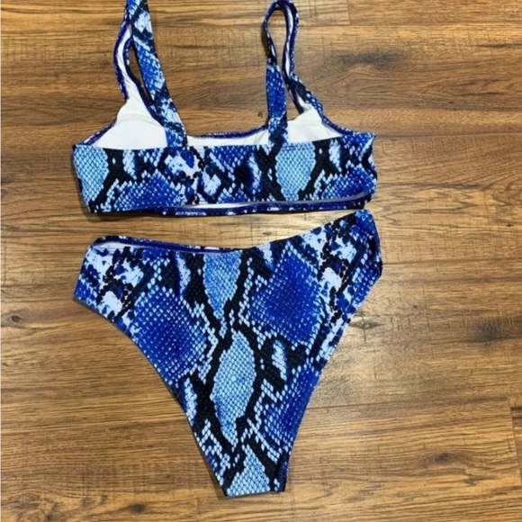 Blue Snakeskin High Waisted Bikini Size Small - Picture 3 of 3